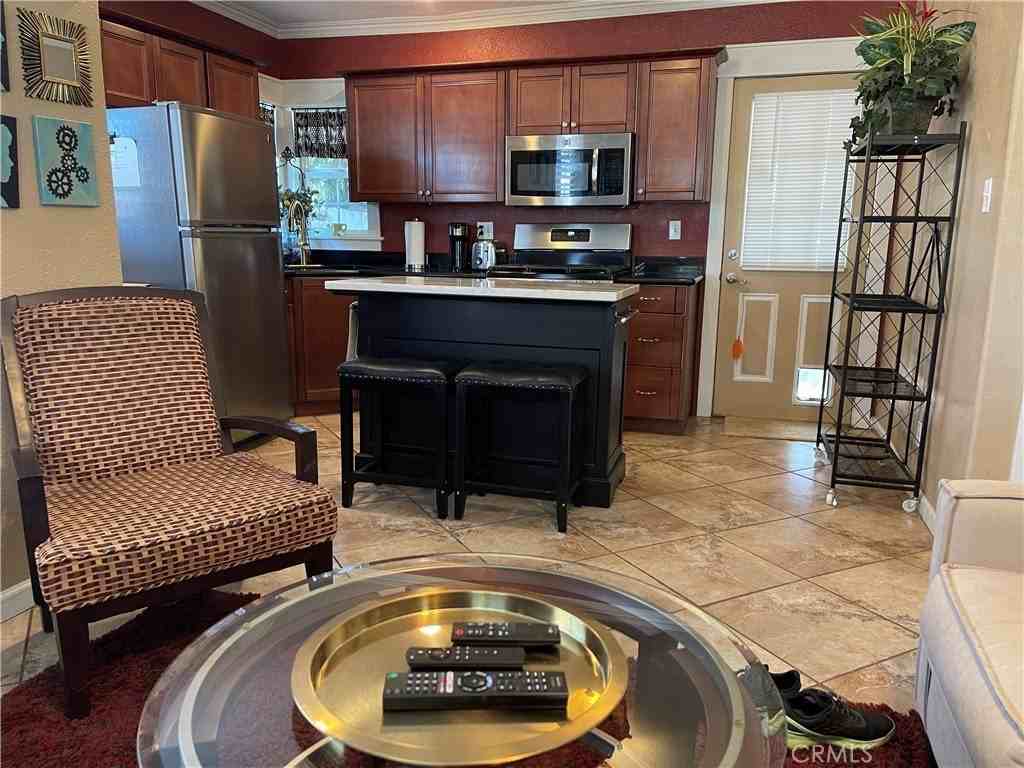 113 11th St - Photo 6 of 18