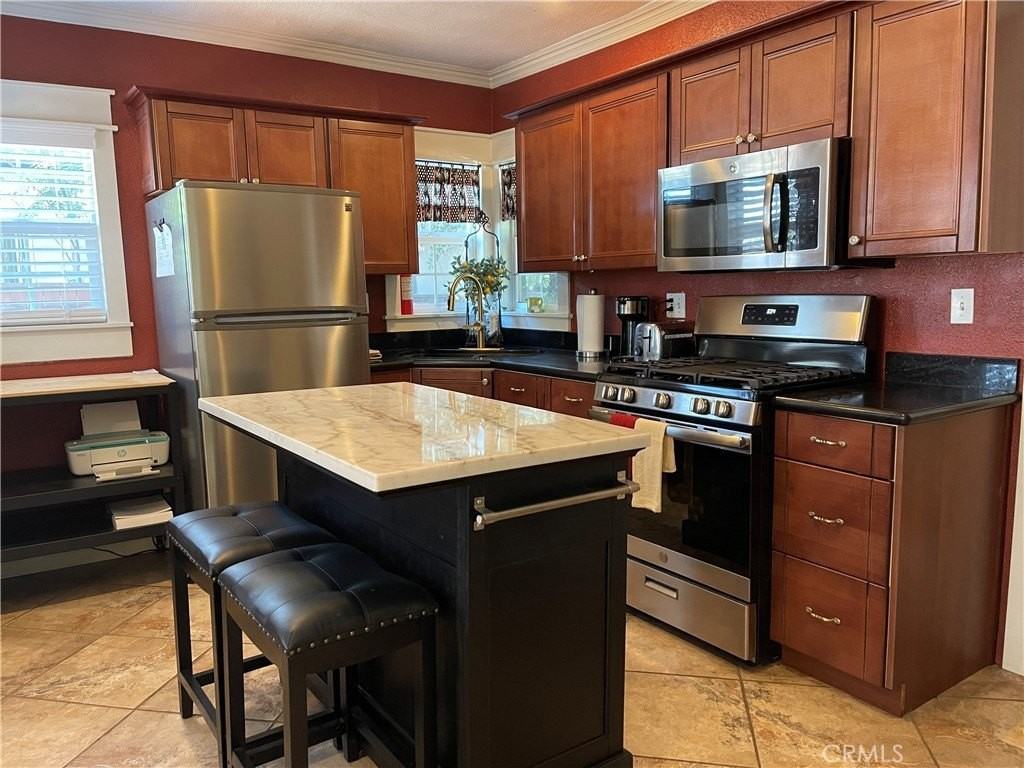 113 11th St - Photo 7 of 18