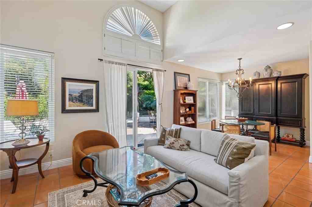 4 Regina - Photo 3 of 14