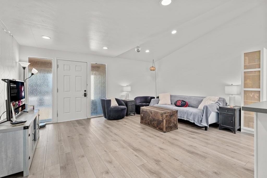 5369 Saxon St - Photo 6 of 22