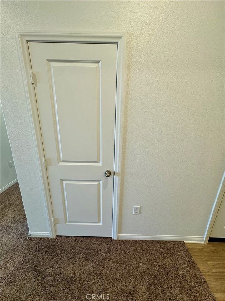 27150 Denali Ct - Photo 5 of 50