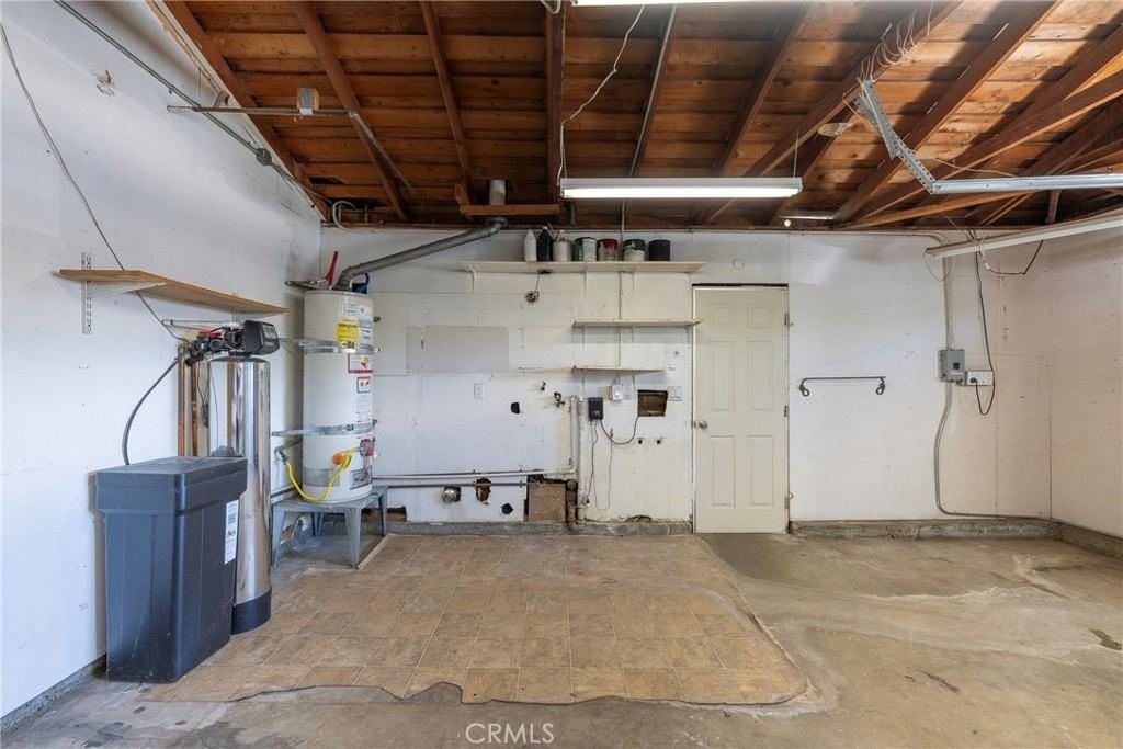 5153 Merrill Ave - Photo 6 of 31