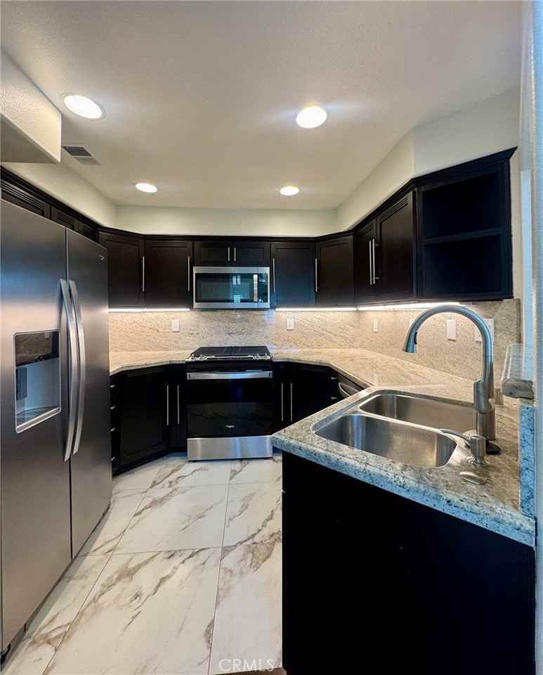 7803 E Quinn Dr - Photo 4 of 24