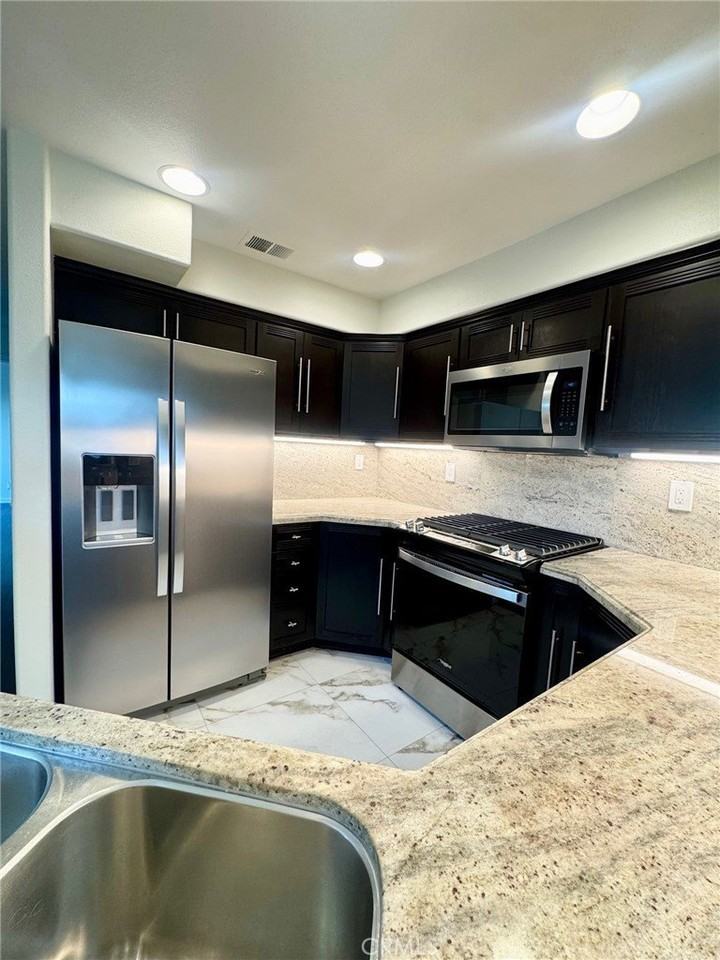 7803 E Quinn Dr - Photo 5 of 24