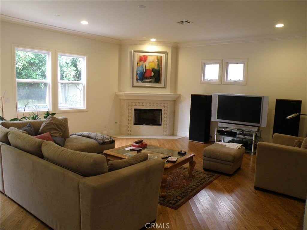 1201 2nd St - Photo 2 of 23