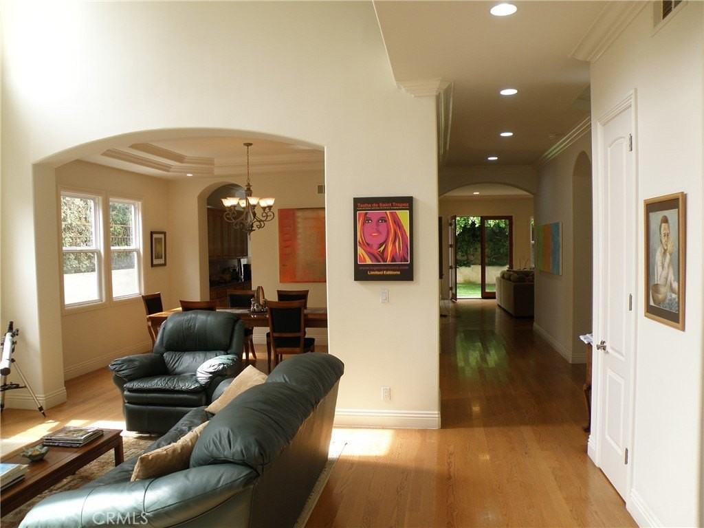 1201 2nd St - Photo 4 of 23