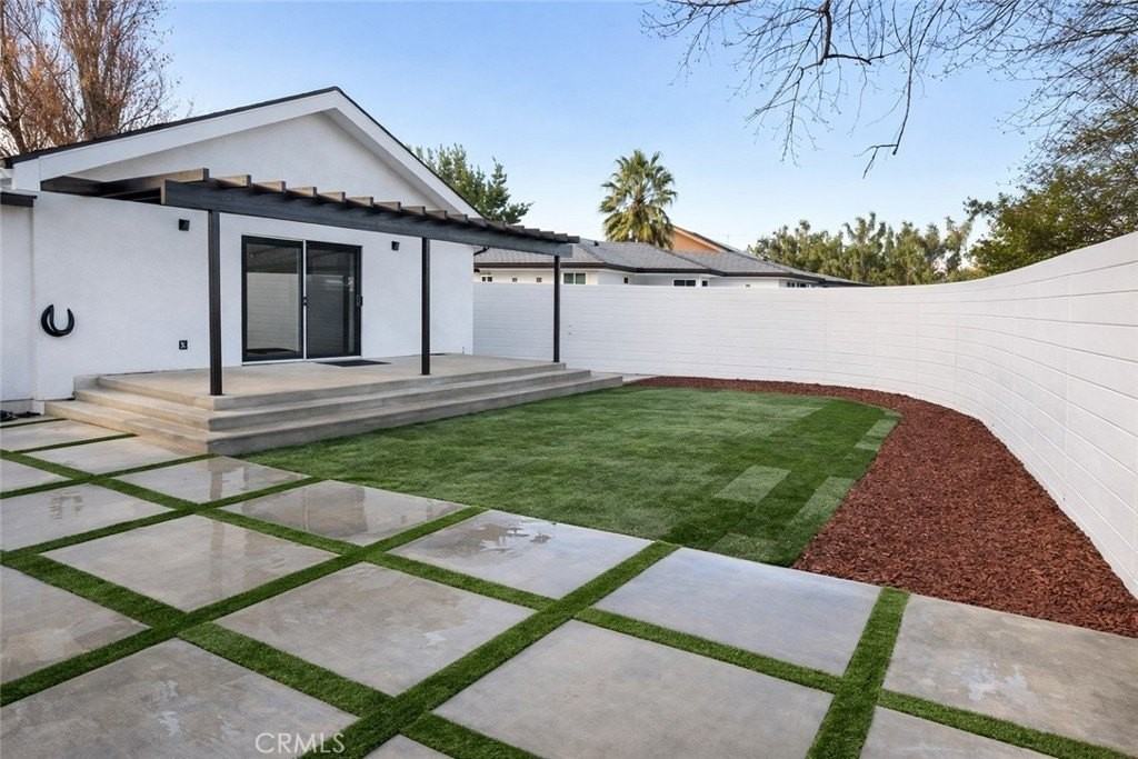 22827 Calvert St #1-2 - Photo 3 of 8