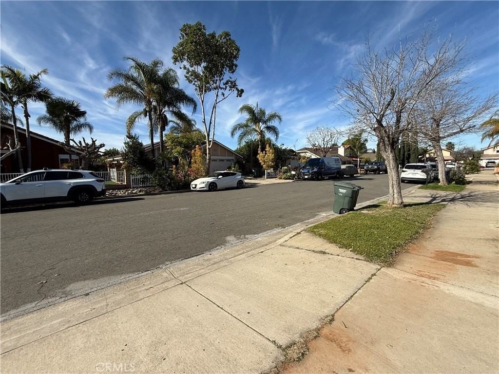 1256 Armstrong Cir - Photo 7 of 33