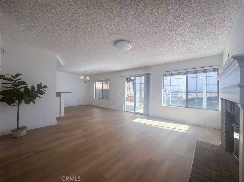 6589 Salem Ct - Photo 2 of 20