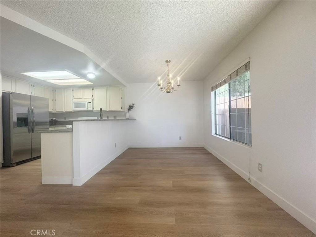 6589 Salem Ct - Photo 5 of 20