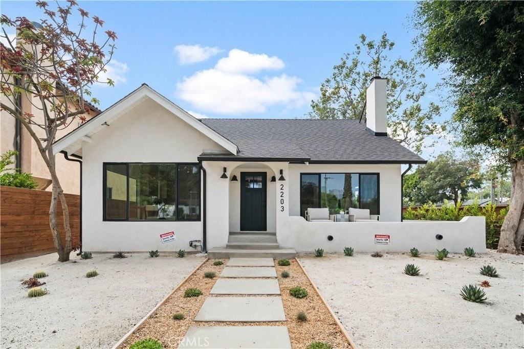 2203 Pelham Ave - Photo 2 of 50