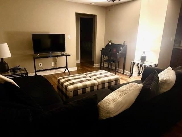 8201 Mountain View Mnr - Photo 4 of 12