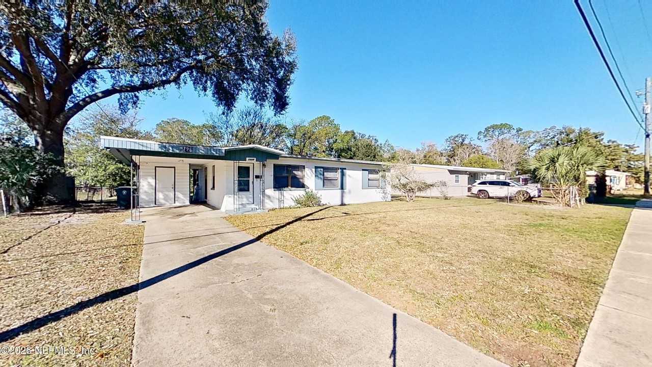 1728 Lawson Rd - Photo 3 of 30