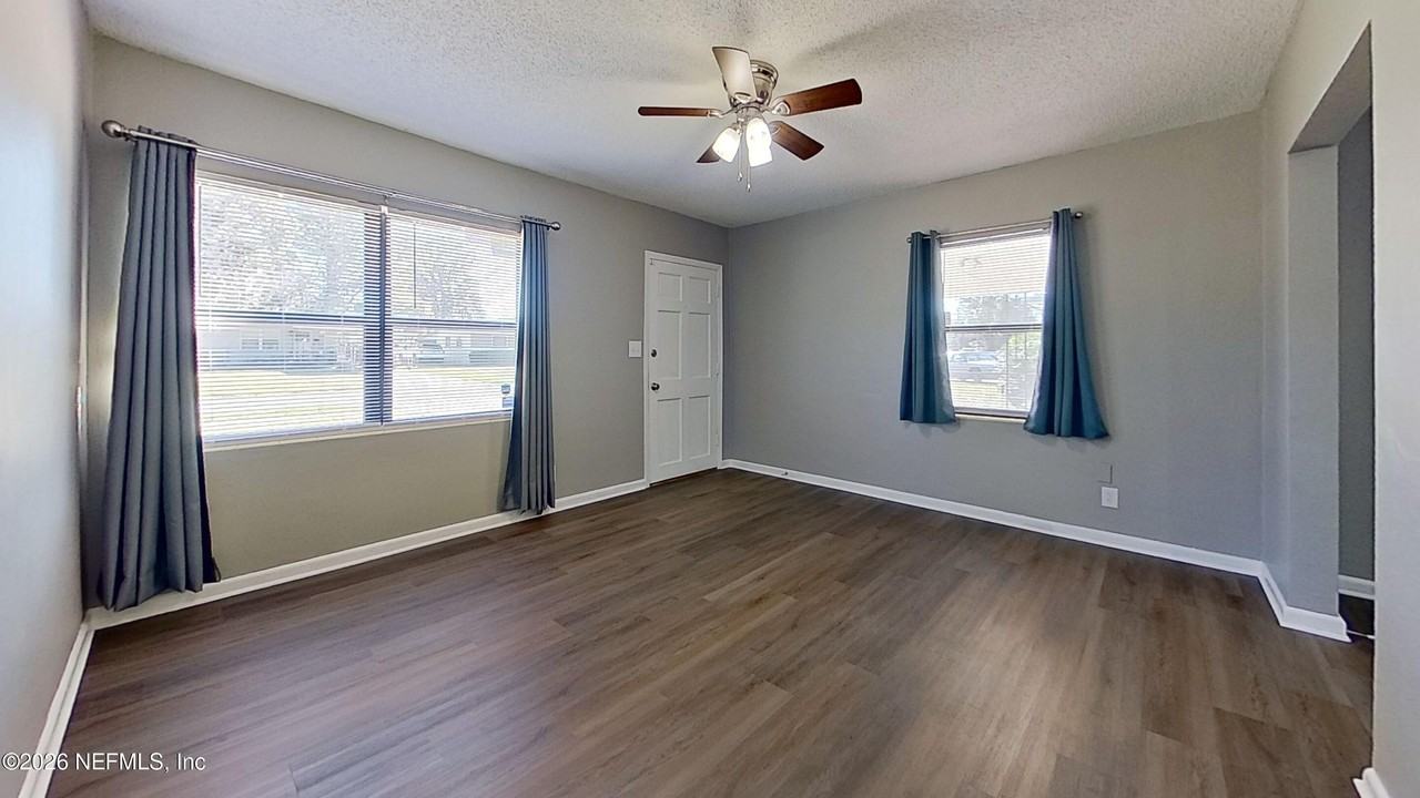 1728 Lawson Rd - Photo 6 of 30