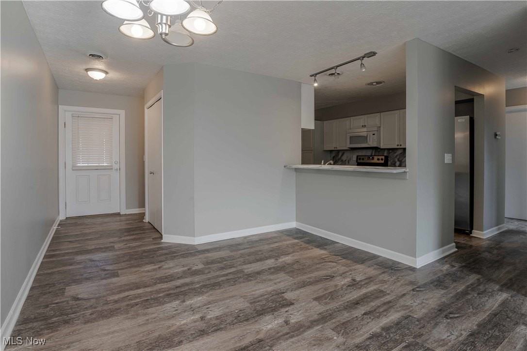 27 Landings Way - Photo 2 of 16