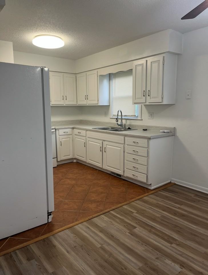 805 W 39th St N #1 - Photo 7 of 26