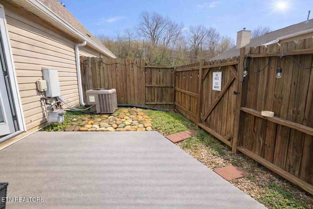 6505 Doe Creek Way - Photo 2 of 22