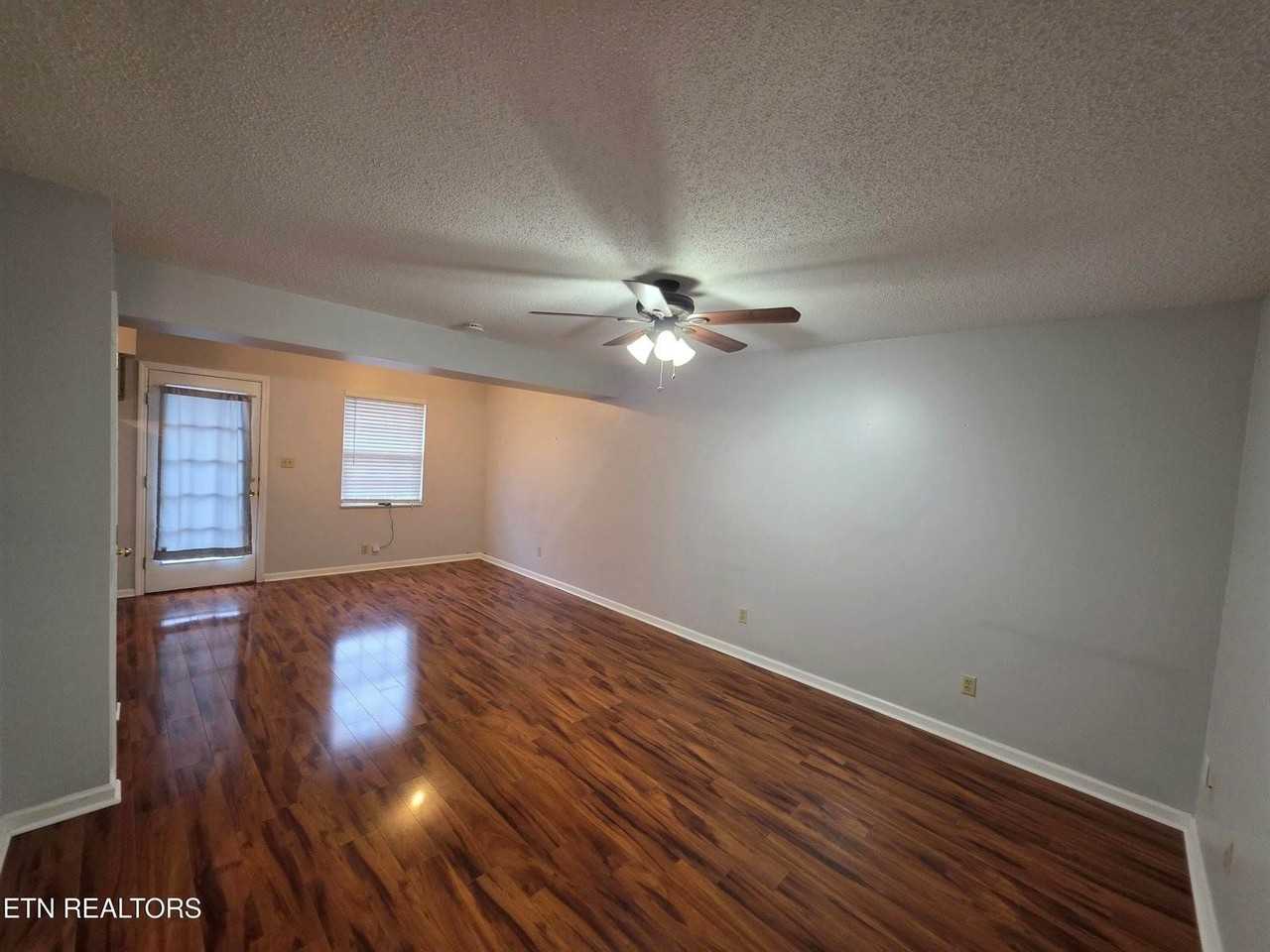 6505 Doe Creek Way - Photo 4 of 22