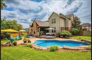 featured image of 1706 Nw Autumn Ave