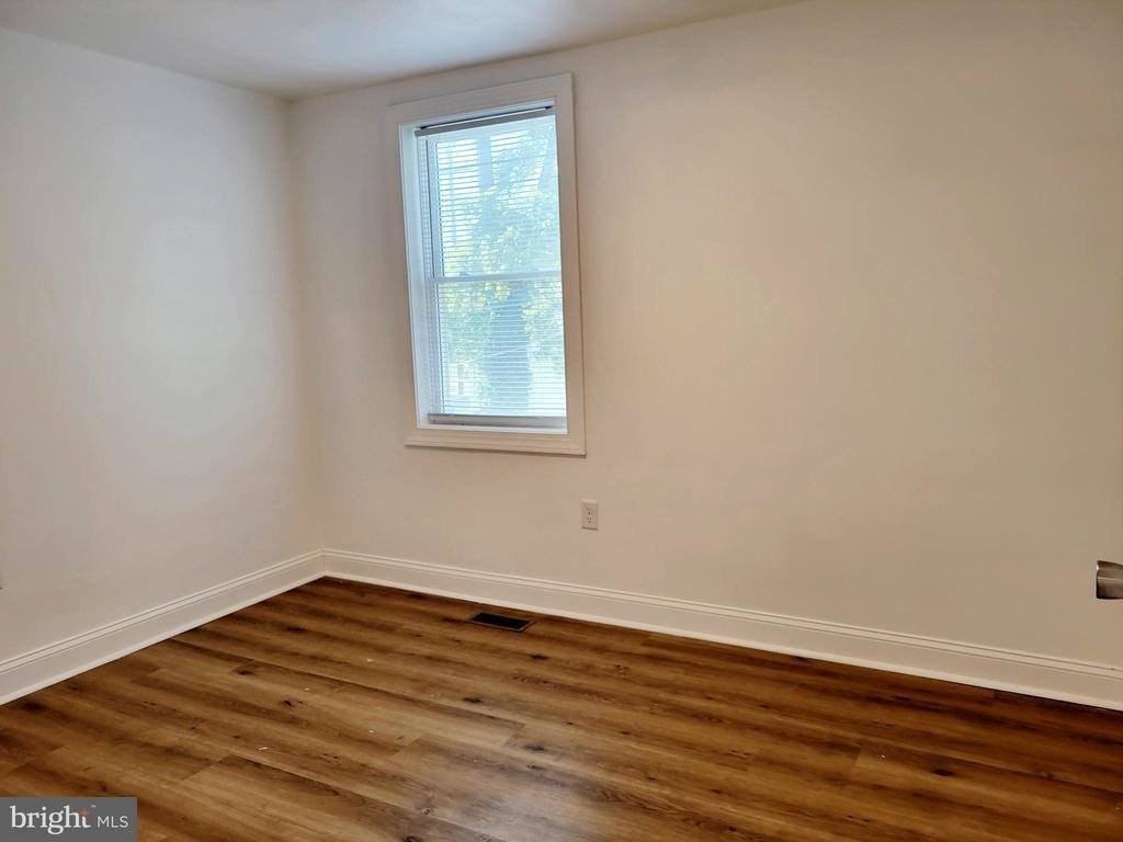 128 E Pall Mall St - Photo 7 of 11