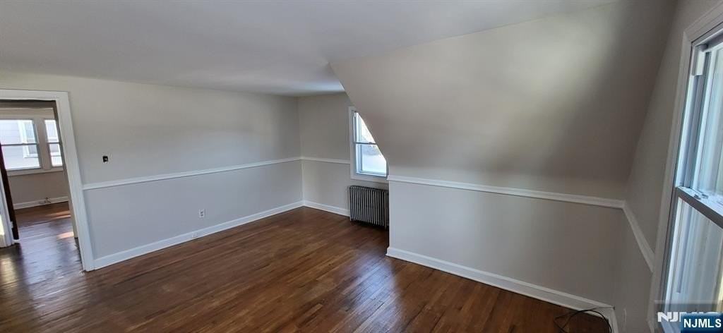 689 Godwin Ave - Photo 5 of 15