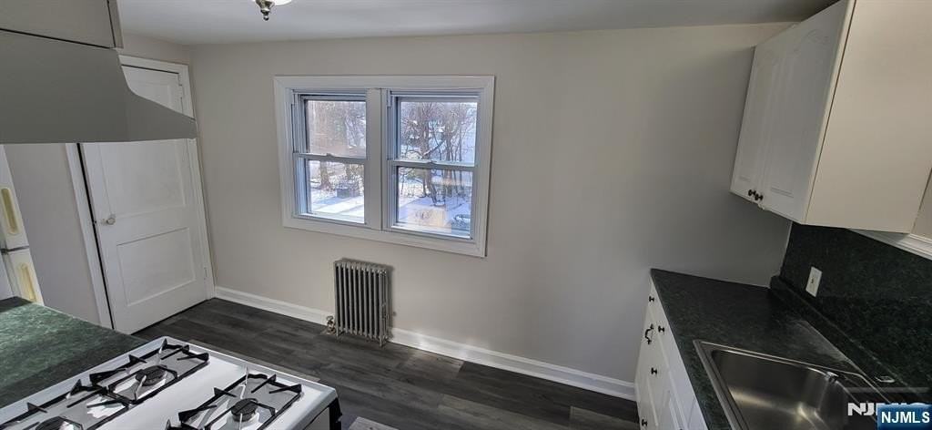 689 Godwin Ave - Photo 7 of 15