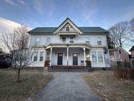 23 Pleasant St #B - Photo 1 of 1