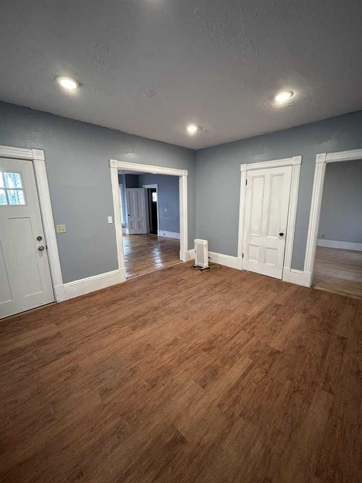 23 Pleasant St #B - Photo 3 of 17