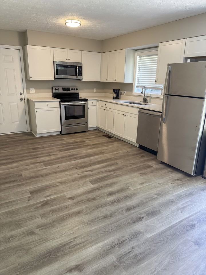 Lakeridge Dr Se - Photo 3 of 5