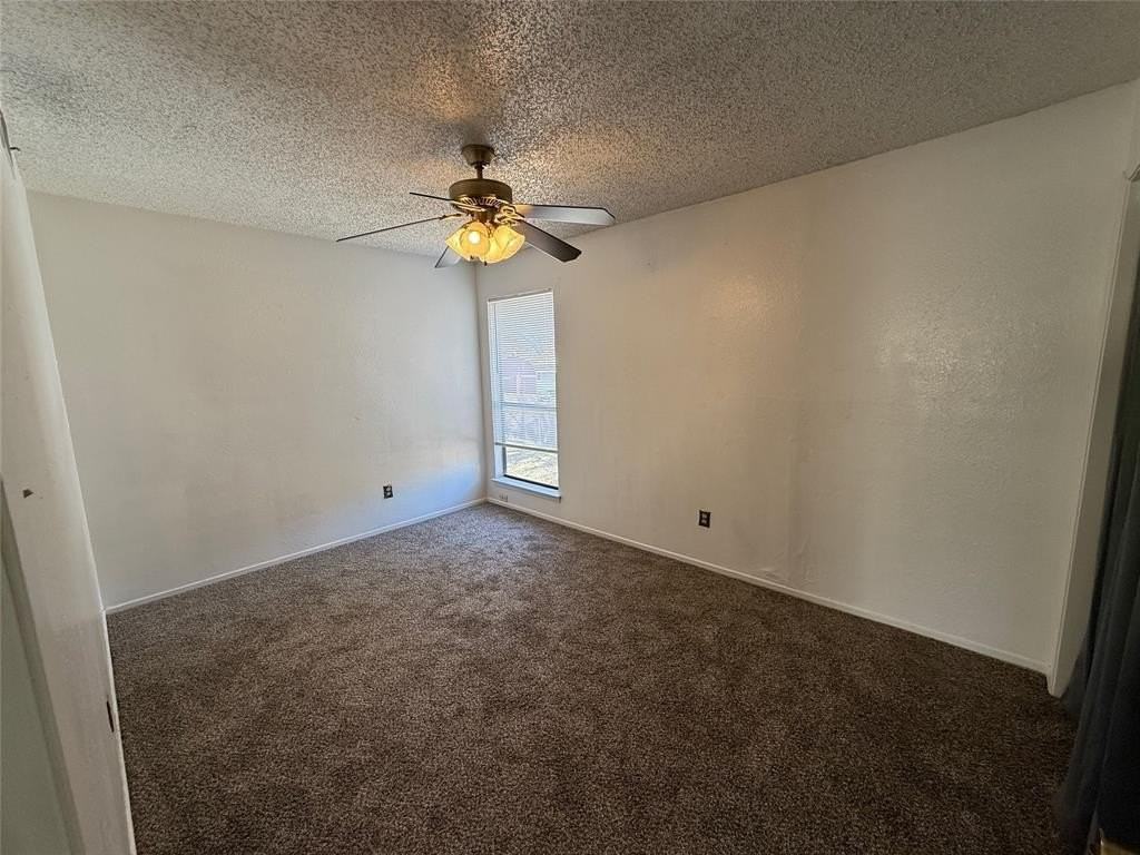 422 W 4th St - Photo 5 of 25