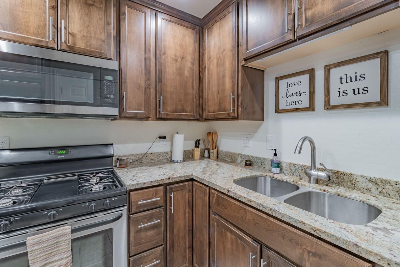 N 12th St - Photo 5 of 25