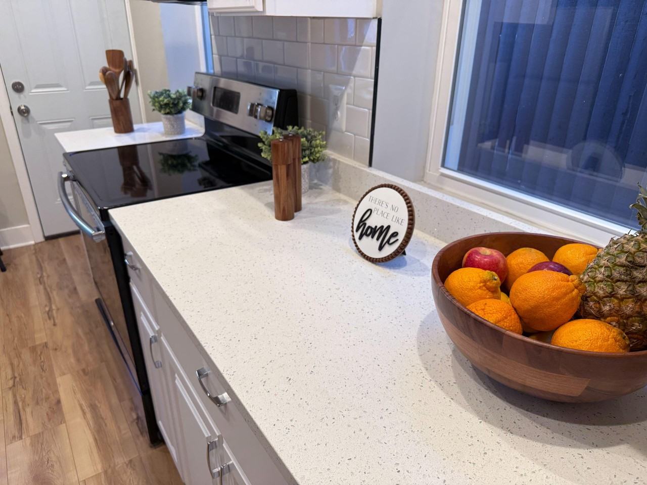 E Biddle St - Photo 4 of 27