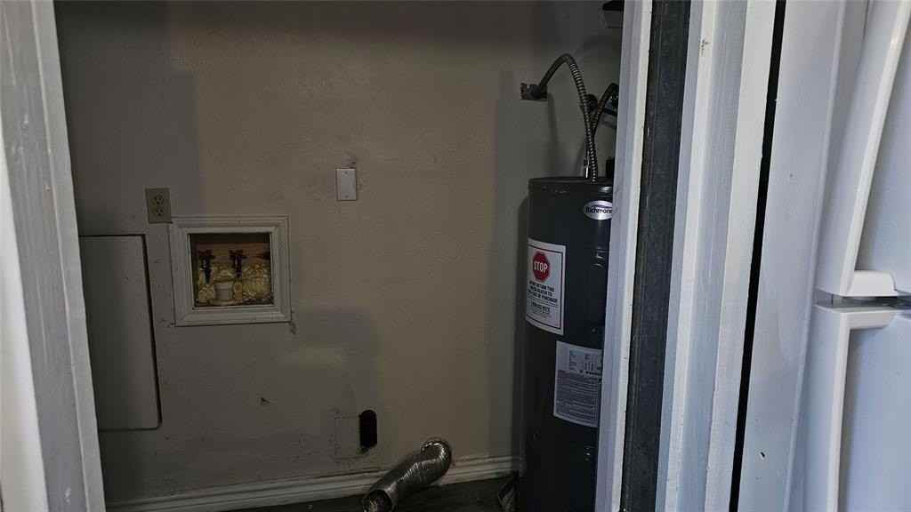 309 N Main - Photo 3 of 12