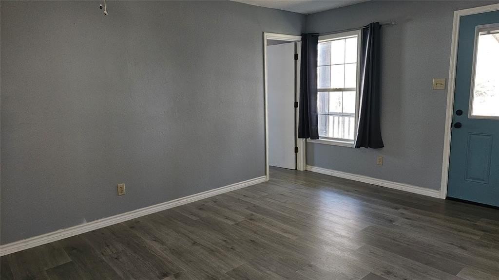 309 N Main - Photo 5 of 12