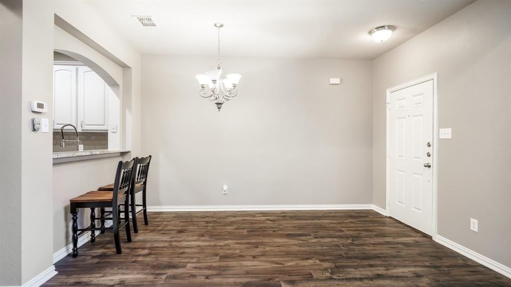 3213 Carlisle St - Photo 4 of 26