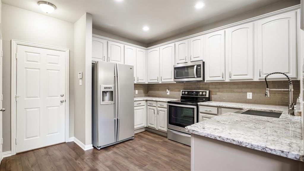 3213 Carlisle St - Photo 7 of 26