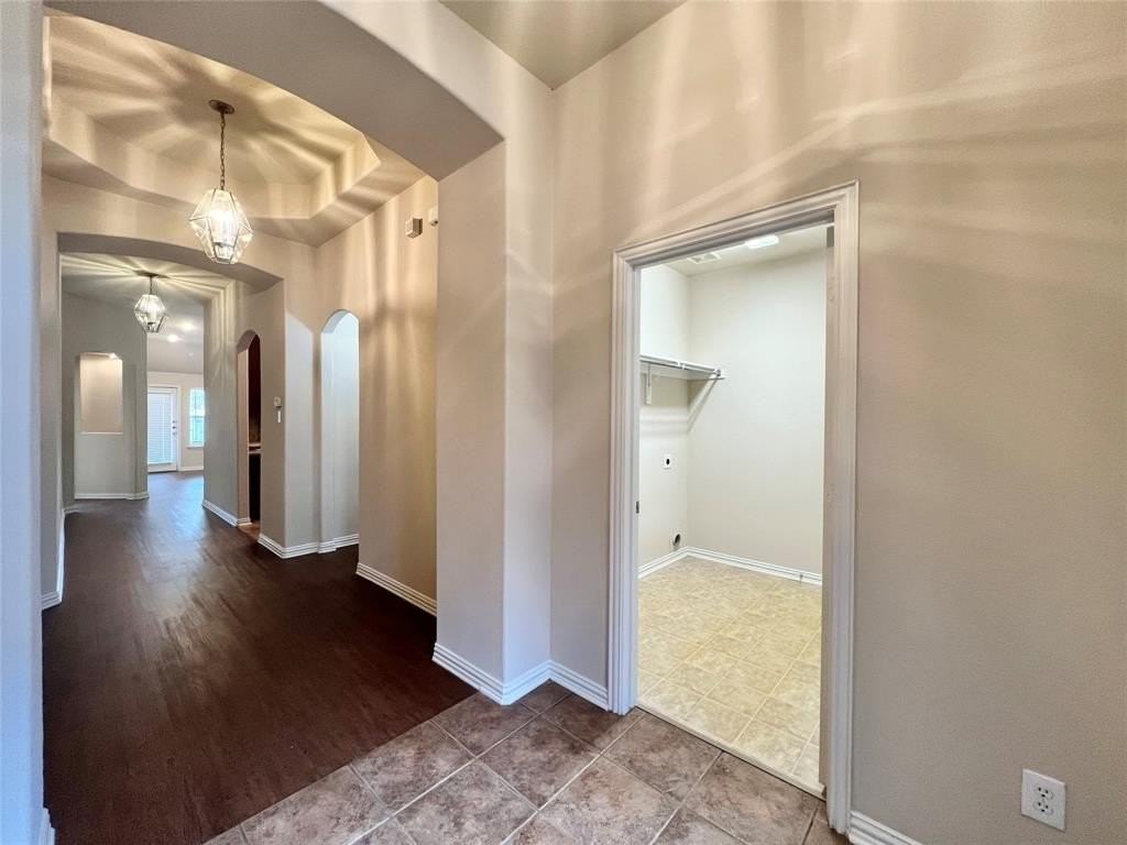 5423 Childress Dr - Photo 4 of 40