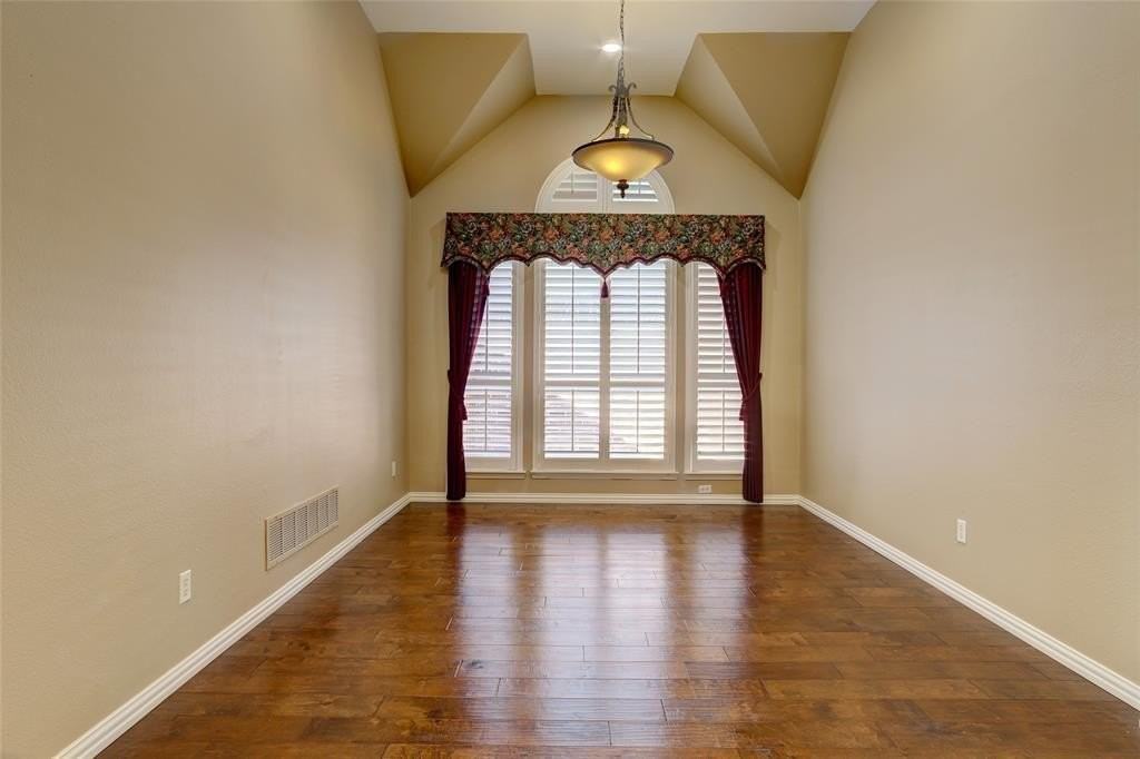 8803 Falcon View Dr - Photo 6 of 26