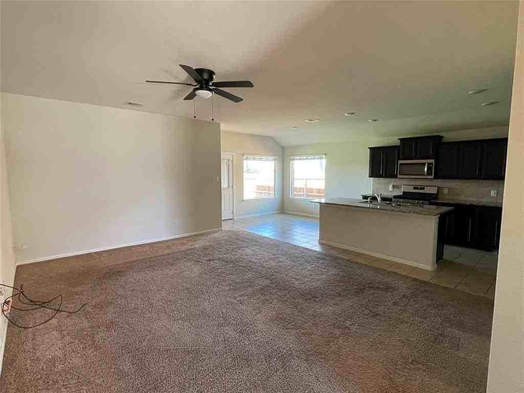 761 Watson Way - Photo 4 of 15