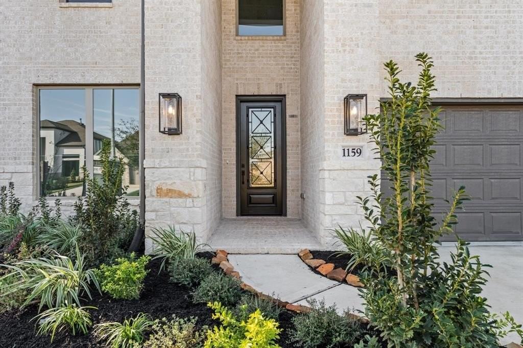 1159 Beals Creek St - Photo 4 of 35