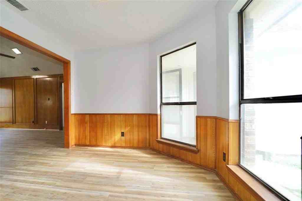 1014 Willowbrook Trl - Photo 6 of 17