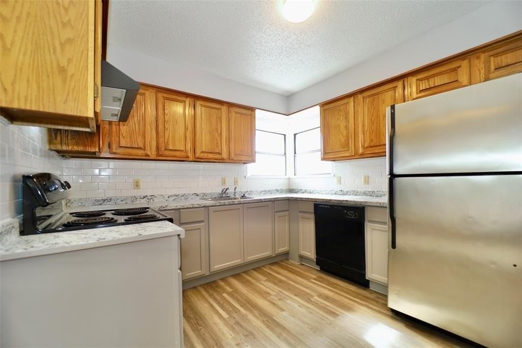 1014 Willowbrook Trl - Photo 7 of 17