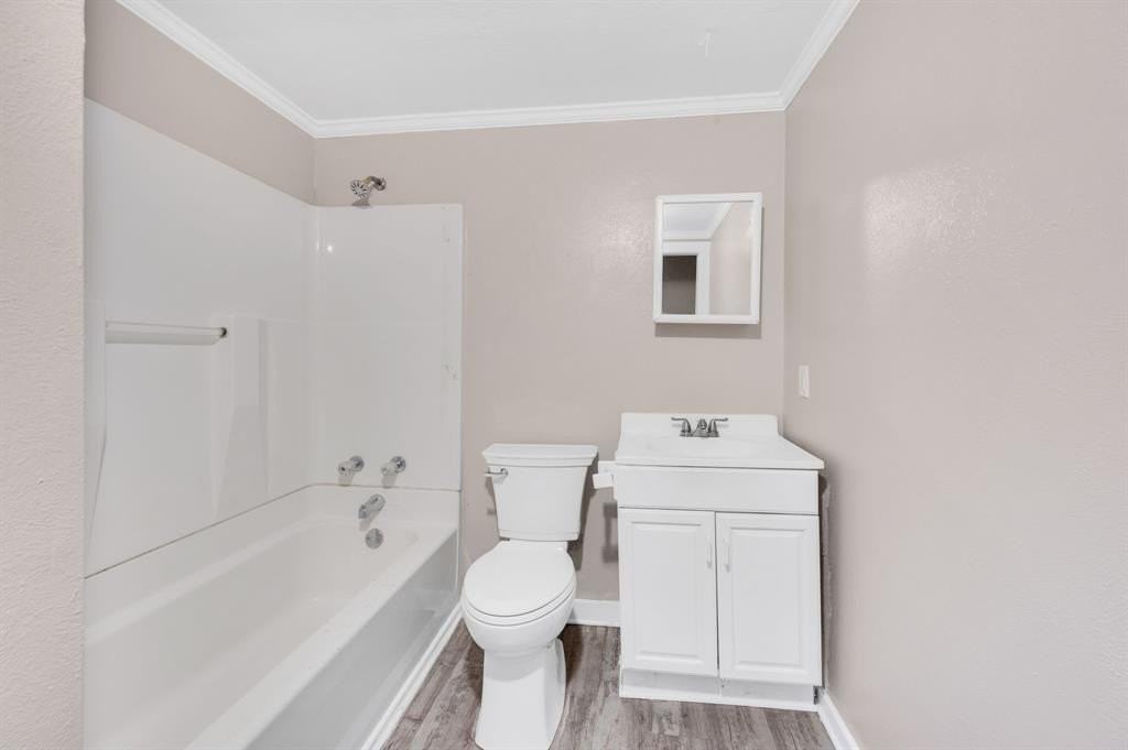 416 E Avenue F - Photo 6 of 14