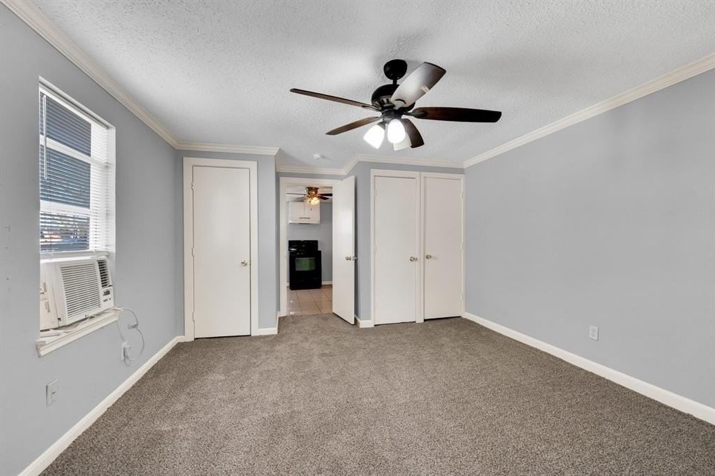 412 E Avenue F - Photo 4 of 12