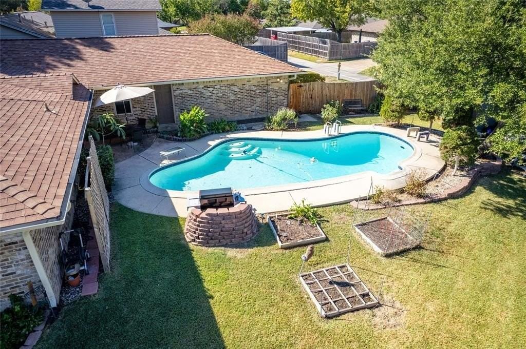 1509 Shannon Ct - Photo 2 of 40