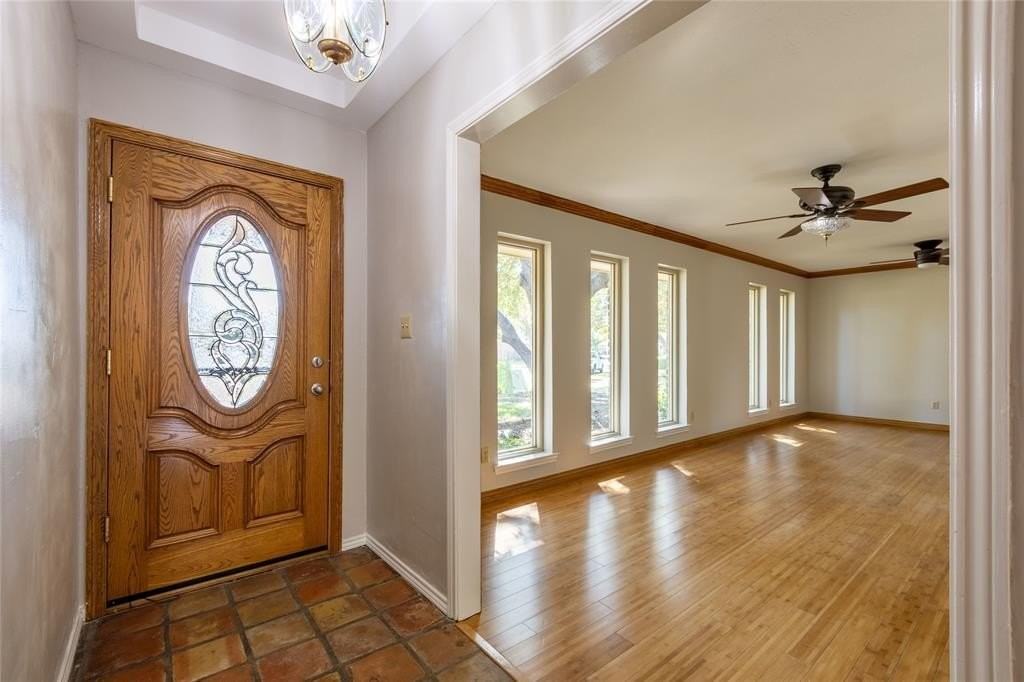 1509 Shannon Ct - Photo 3 of 40