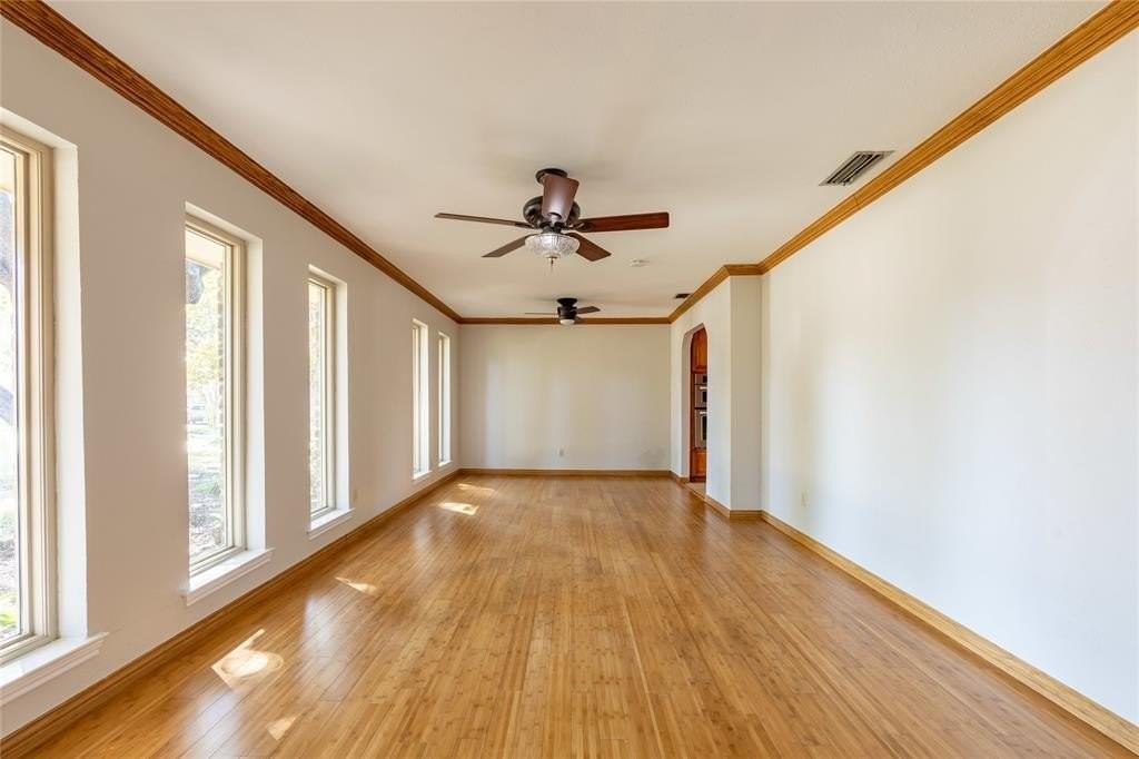 1509 Shannon Ct - Photo 4 of 40