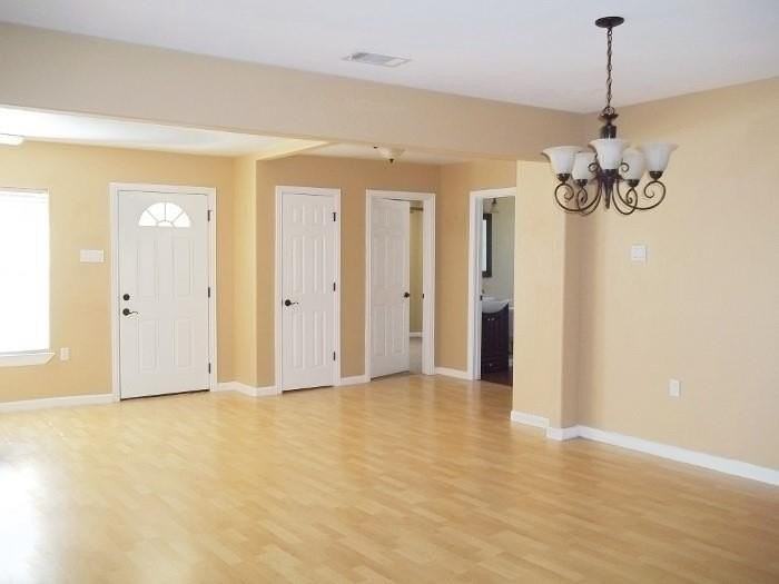 801 Peterson St - Photo 4 of 12