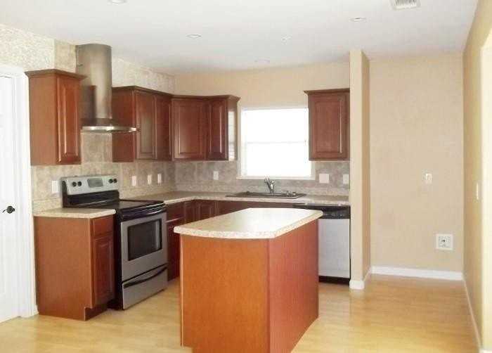 801 Peterson St - Photo 5 of 12