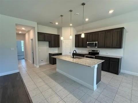 1433 Eagle Nest Dr - Photo 4 of 36